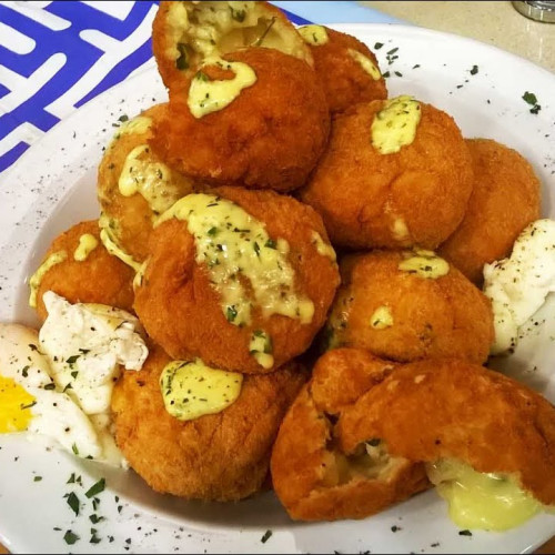 Croquetas de arroz con corazón de mozzarella