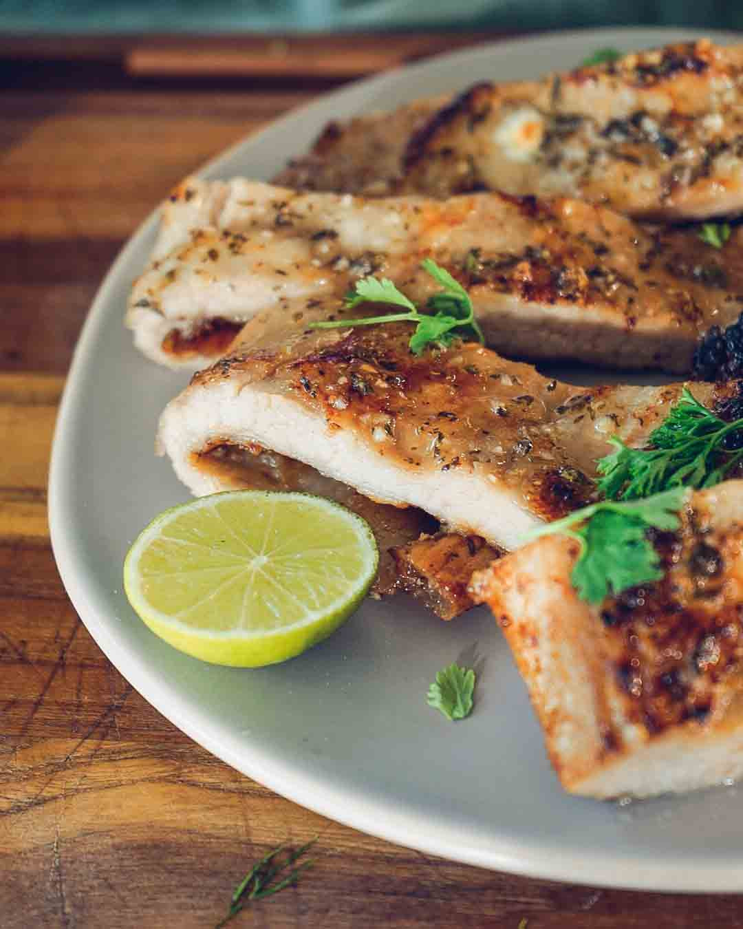 Matambrito De Cerdo Con Ensalada De Papa Y Uvas Cocineros Argentinos