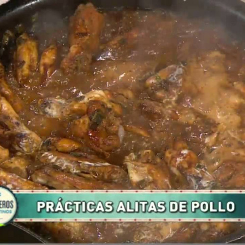 Alitas de pollo agridulces con ensalada fresca