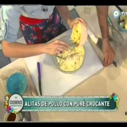 Alitas de pollo con puré crocante