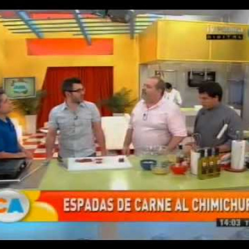 Bombas de papa, jamón a la napolitana y espadas de carne a la chapa