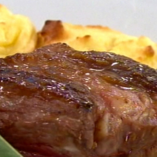 Bondiola con reducción de quinotos