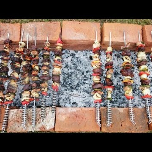 Brochettes de cordero a la parrilla