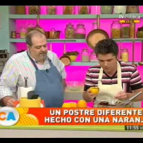 Brownie en naranjas y postre de frutillas en frasco