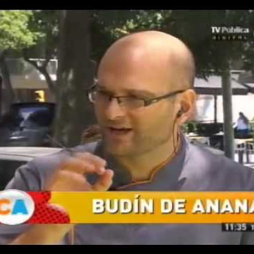 Budín y copa helada de ananá