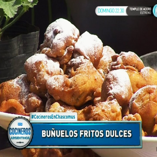 Buñuelos dulces frutales fritos