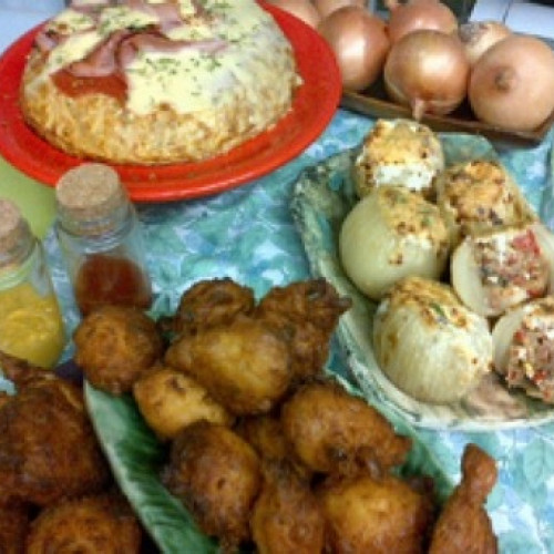 Cebollas rellenas y tortilla de cebollas