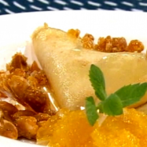 Crepes de guayaba con miel de pomelo