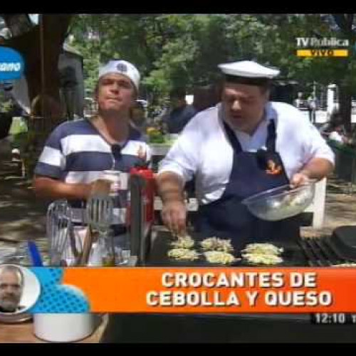 Crocantes de papa y chorizo y de cebolla y queso