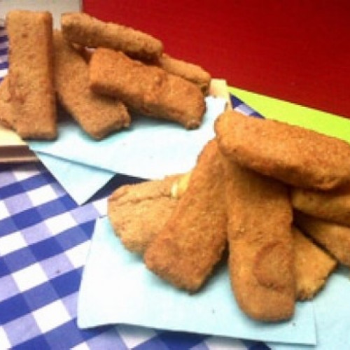 Crocantes de pollo, Muzzarelitas fritas y chorizo a la cervecola