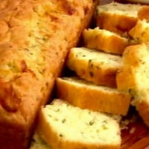 Fácil y rápido budín de queso y torta de pera en licuadora