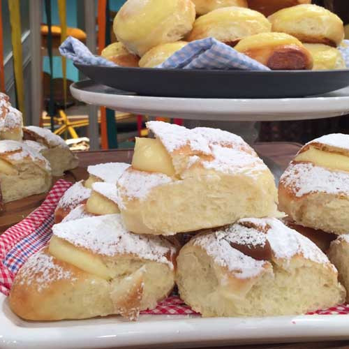 Featured image of post Pan Dulce Casero Cocineros Argentinos En argentina se conocen como facturas a aquellos bocados que se realizan con una masa dulce y que pueden encontrarse en multitud de variedades y es una masa a base de pan duro mantequilla huevos y az car