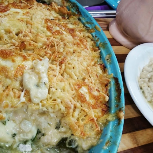 Pastel cremoso de espinaca y miga de pan