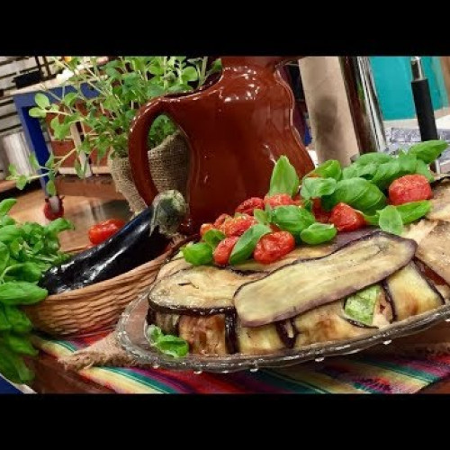 Pastel de berenjenas grilladas con relleno de fideos