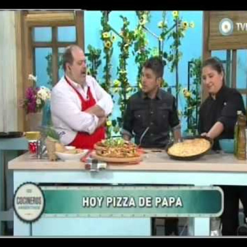 Pizza de papas con varias cubiertas