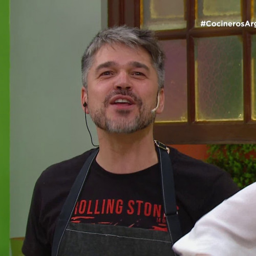 Babka con manzana, dátiles y nueces