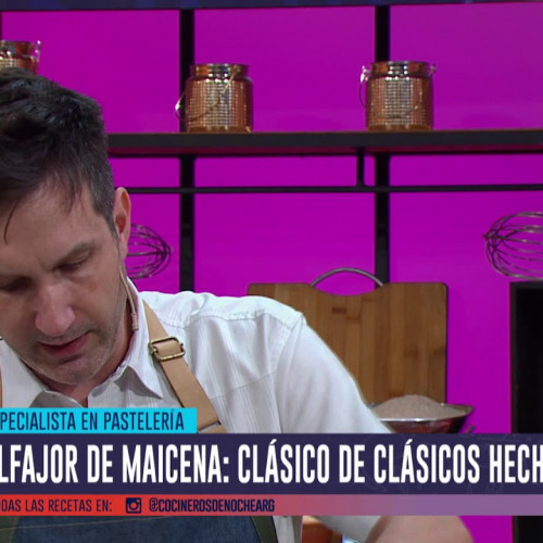 Torta alfajor gigante de dulde de leche y coco