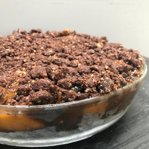 CRUMBLE DE CHOCOLATE Y DURAZNOS