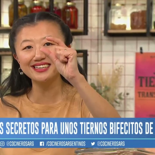 BIFES DE CUADRIL CON SALSA DE HONGOS Y BATATAS FRITAS