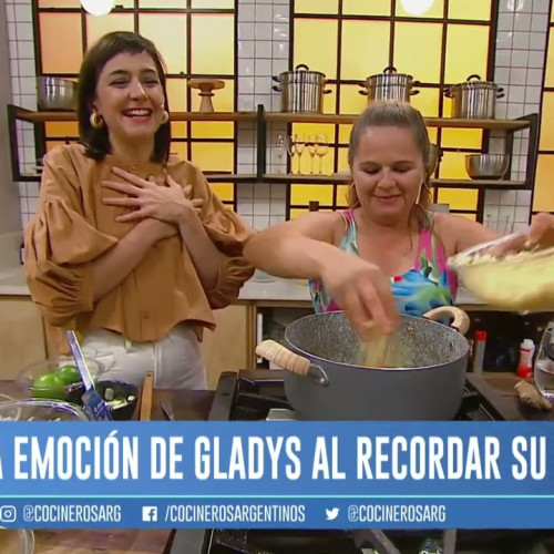 CHURRASQUITOS DE CERDO CON CHUTNEY DE DURAZNO