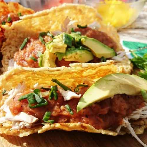 Tacos argentinos al chimichurri con salsa roja picante