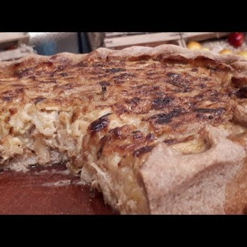 Tarta de cebollas caramelizadas y queso roquefort