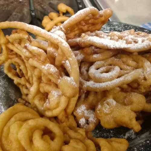 Tortas fritas del embudo para días lluviosos