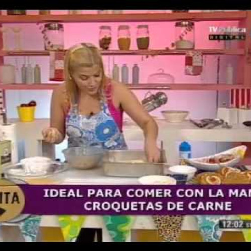 Un almuerzo ideal!!! Croquetas de carne con ensalada mexicana