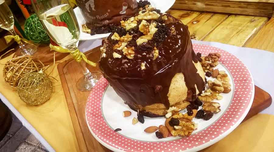 Pan dulce relleno de helado para Año Nuevo - Cocineros Argentinos