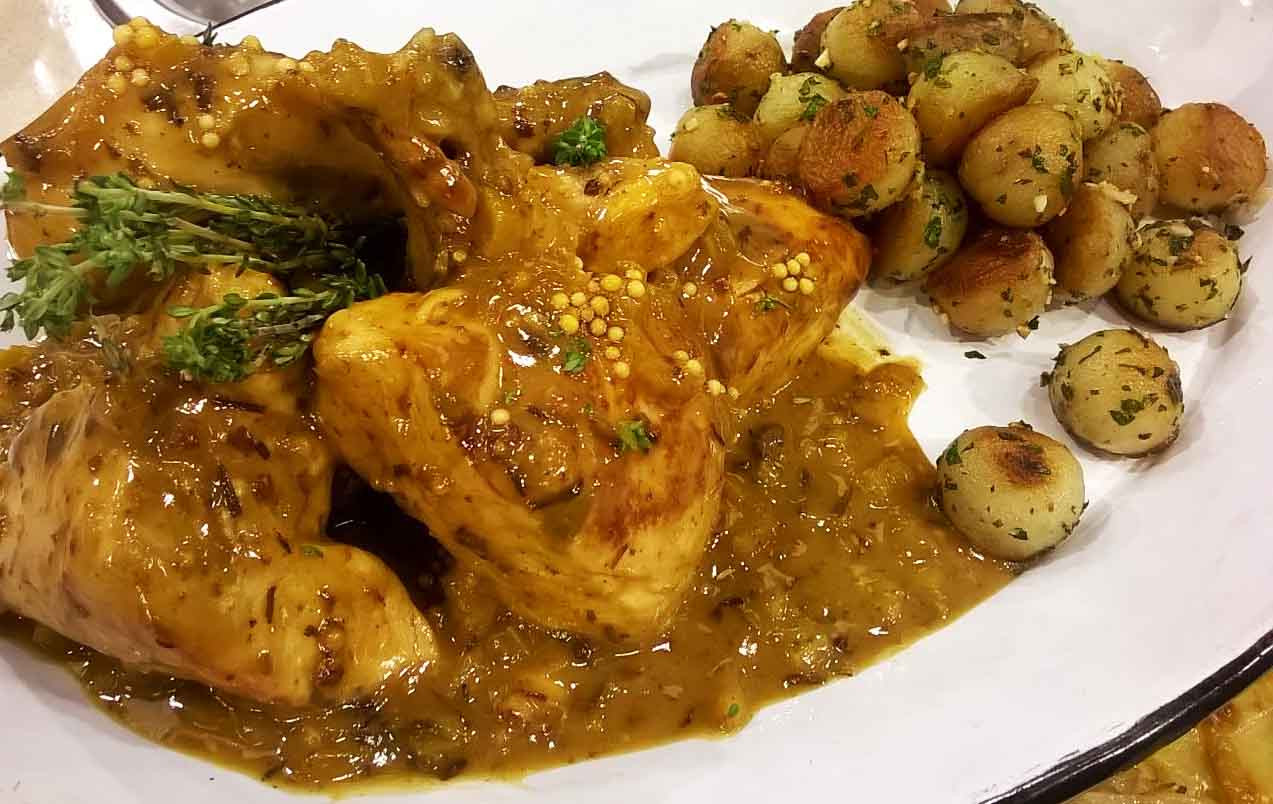 Pollo a la mostaza con papas noisette provenzal - Cocineros Argentinos