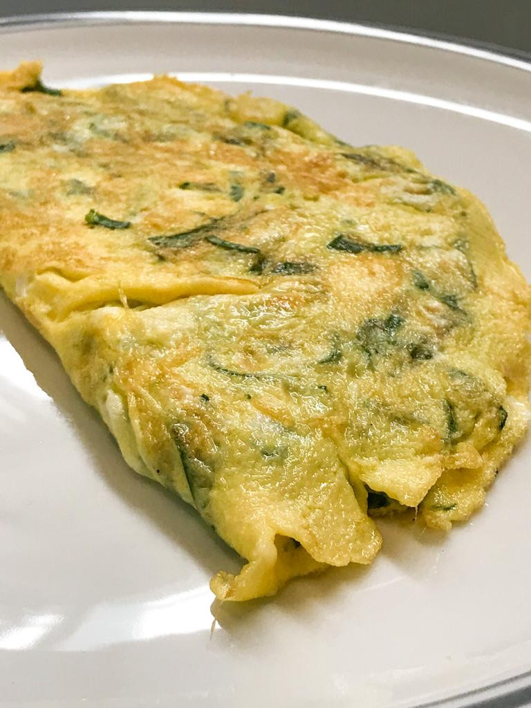 Top 48+ imagen receta de omelette de huevo con espinacas Abzlocal.mx