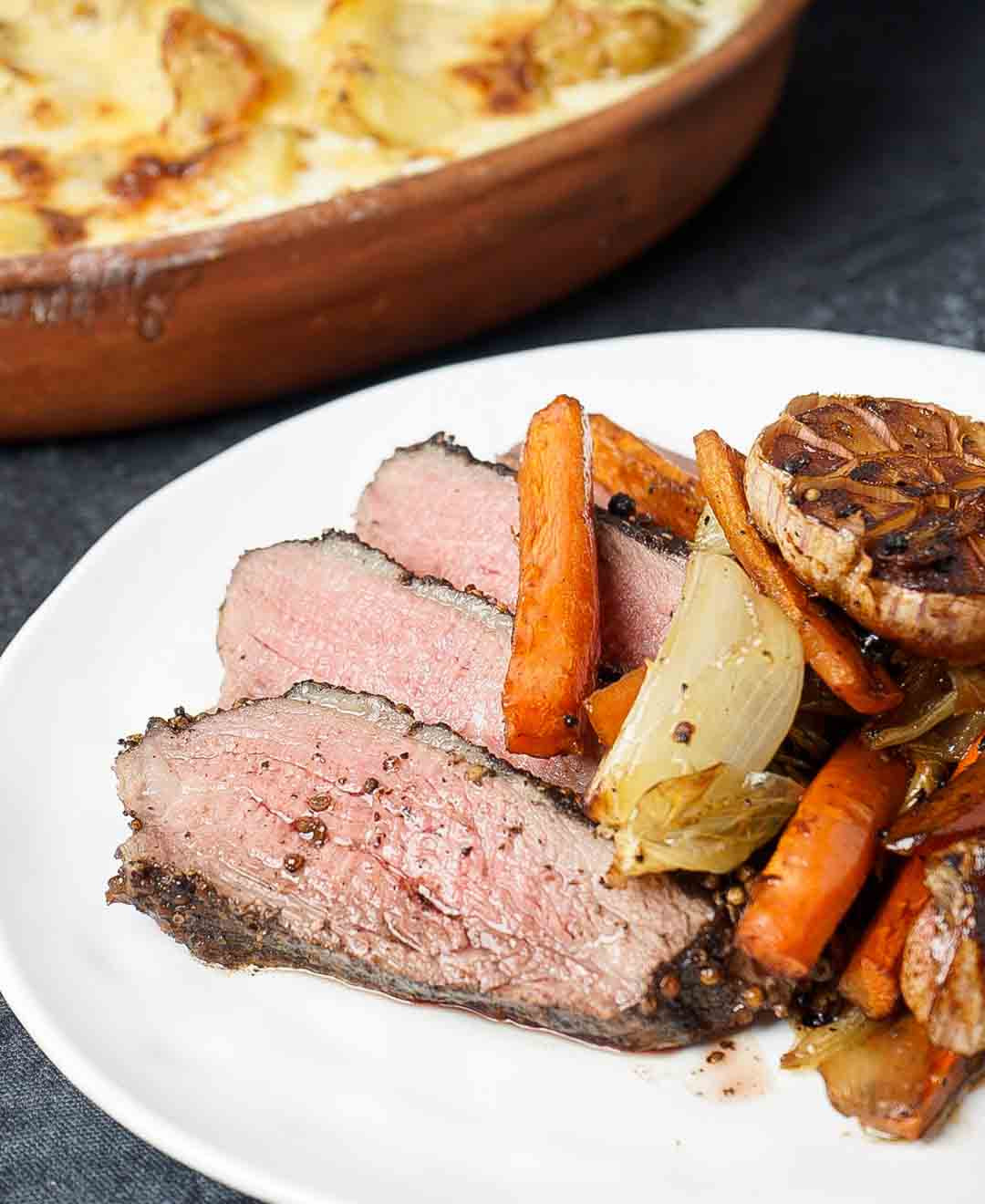 COLITA DE CUADRIL CON PAPAS GRATINADAS Cocineros Argentinos
