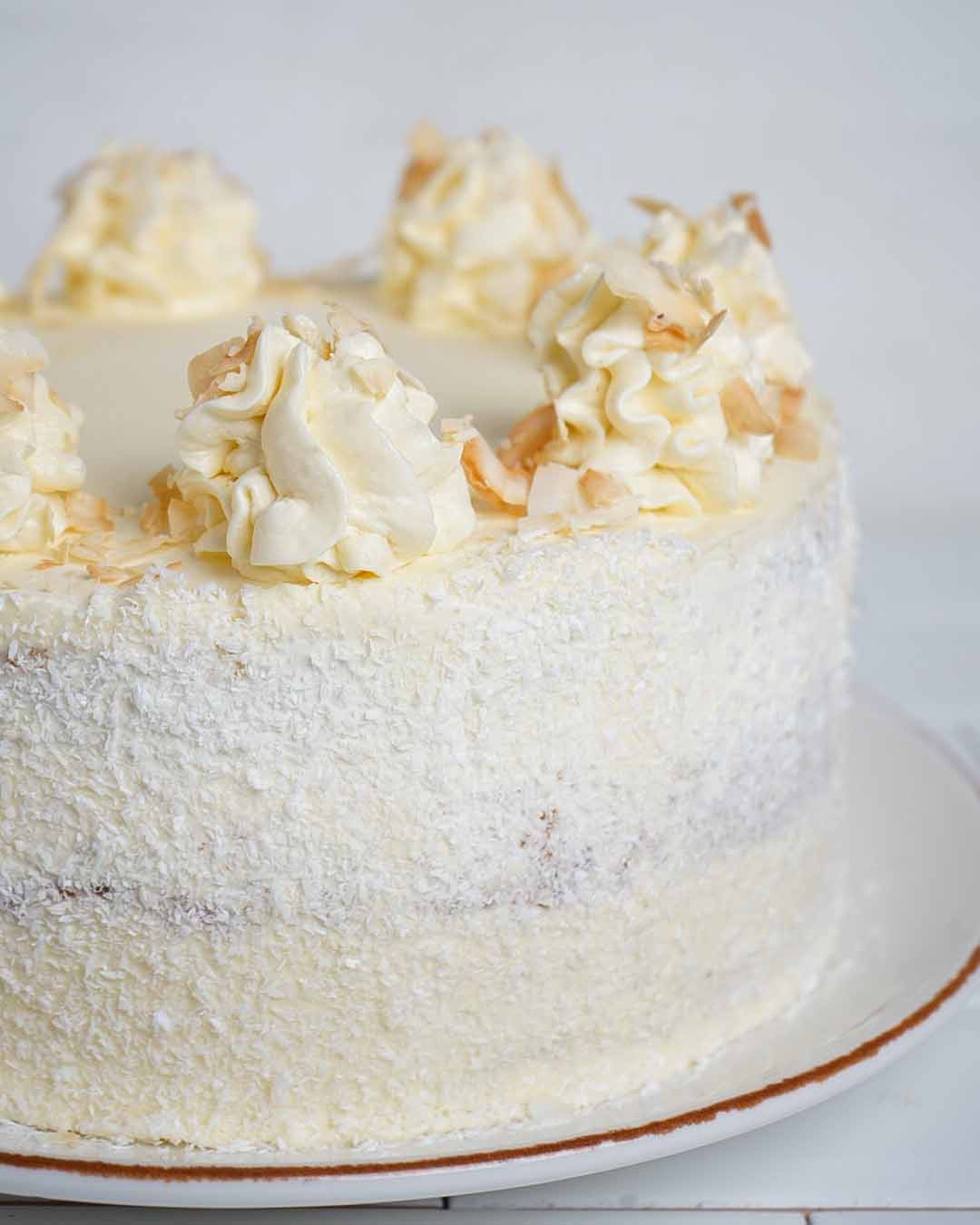 TORTA DE COCO, NUECES Y CHOCOLATE BLANCO - Cocineros Argentinos