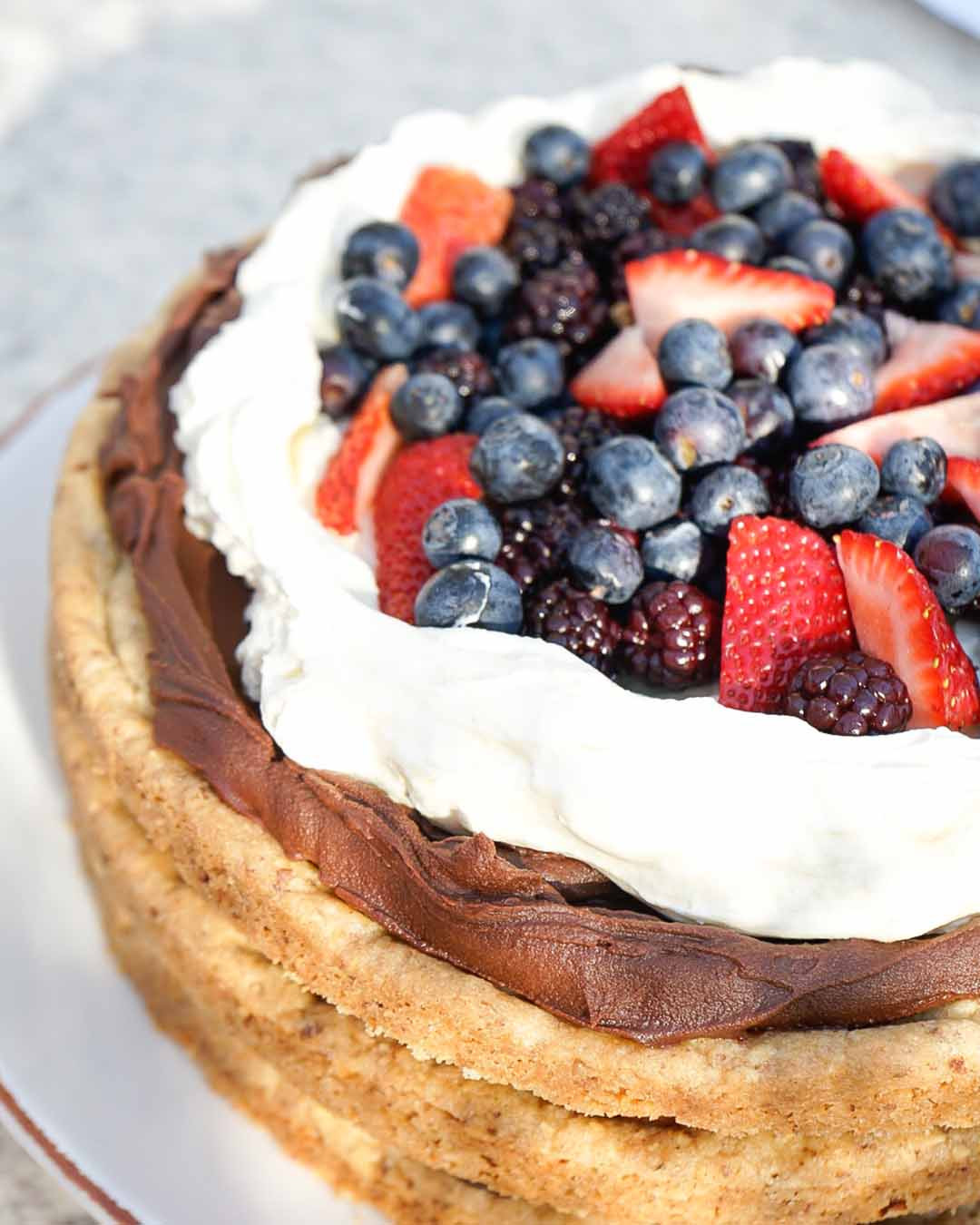 Torta De Almendras Chocolate Y Frutos Rojos Cocineros Argentinos