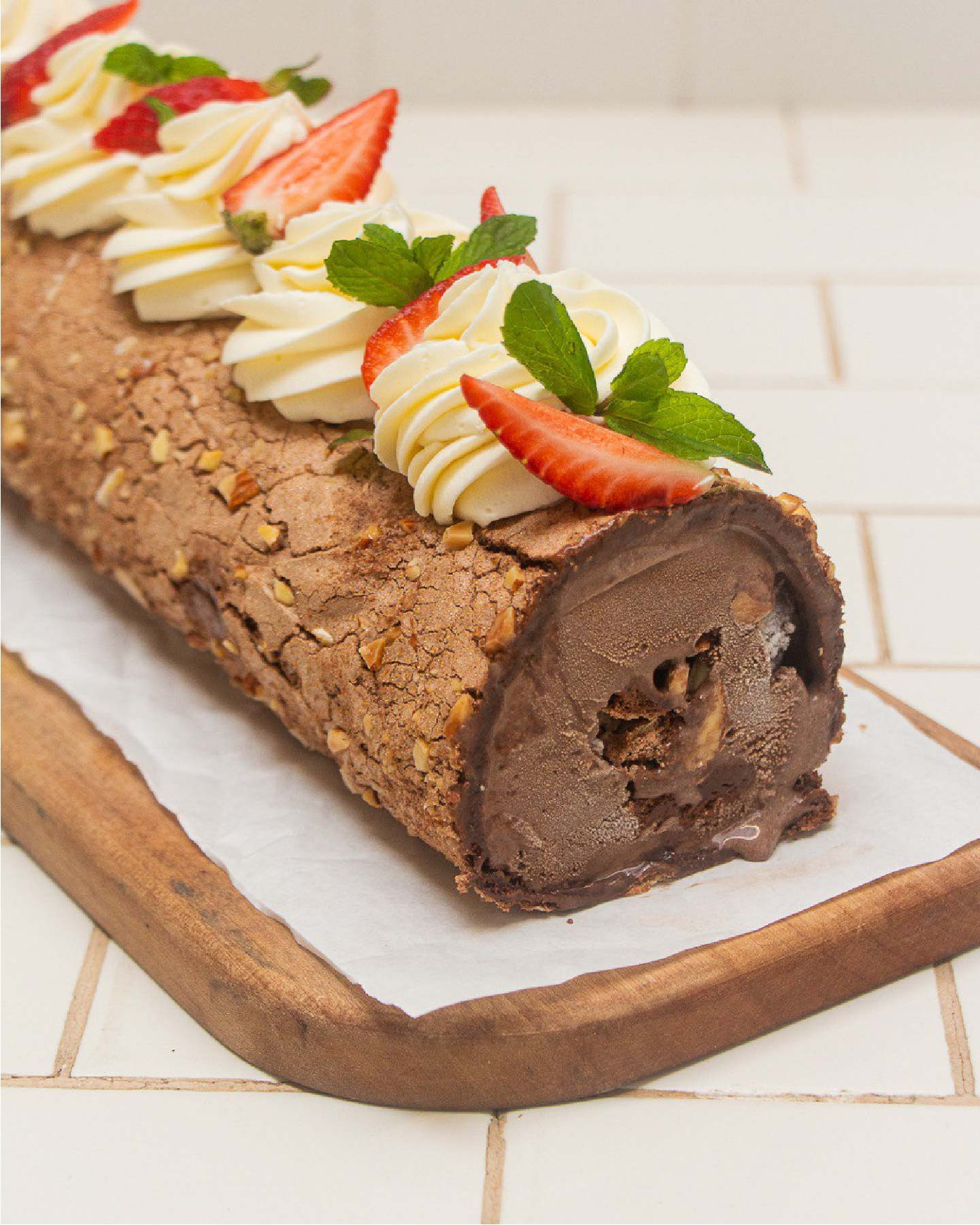 MERENGÓN DE CACAO RELLENO DE HELADO - Cocineros Argentinos