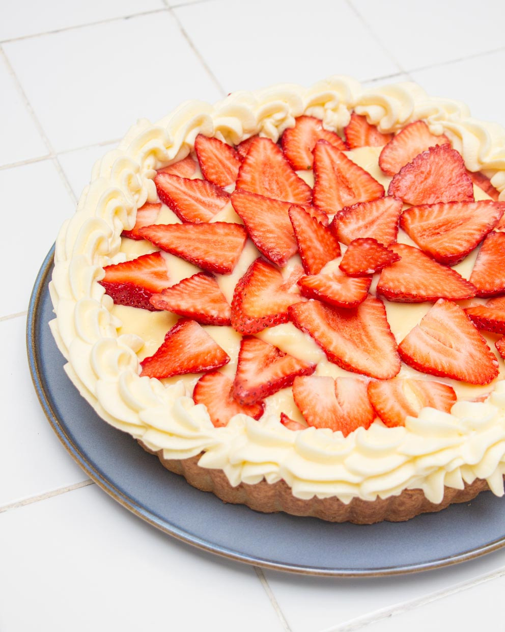 TARTA DE FRUTILLA Y CREMA PASTELERA - Cocineros Argentinos