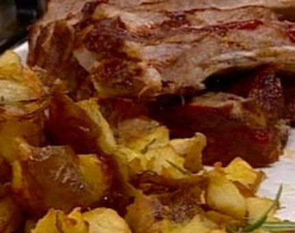 Sabrosas costillitas de cerdo a la barbacoa con papas rotas - Cocineros  Argentinos