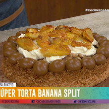 Torta de dulce de leche, nuez y bananas