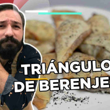 TRIÁNGULOS DE BERENJENA Y CEBOLLA CARAMELIZADA