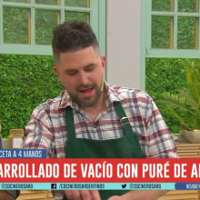 ARROLLADO DE CARNES CON PURÉ DE ARVEJAS