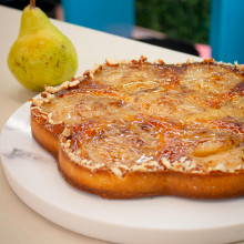 TARTA DE PERAS ESPECIADAS CON CREMA DE ALMENDRAS